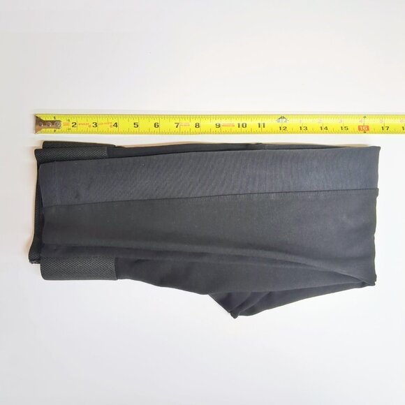 UnderArmor Women's Compression Athletic Running Shorts, Large, Gray/Green - Picture 3 of 4